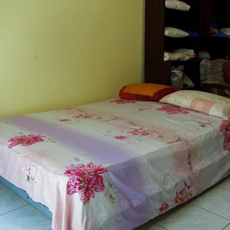 אתונה Birbili Youth Guest House מראה חיצוני תמונה