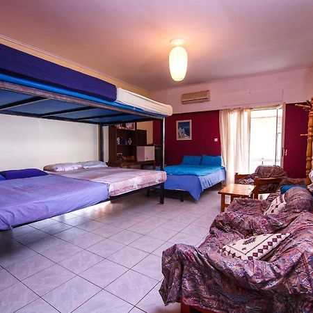 אתונה Birbili Youth Guest House מראה חיצוני תמונה