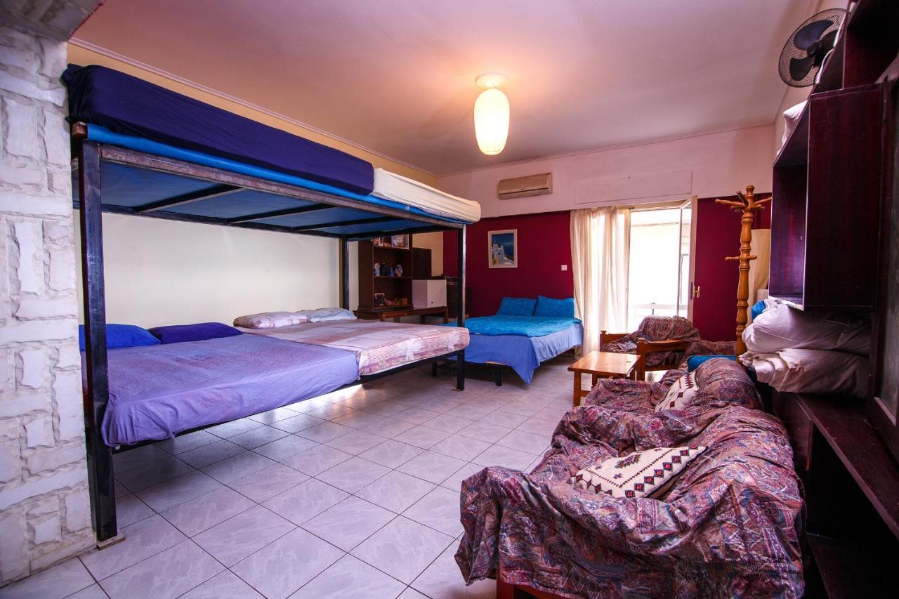 אתונה Birbili Youth Guest House מראה חיצוני תמונה